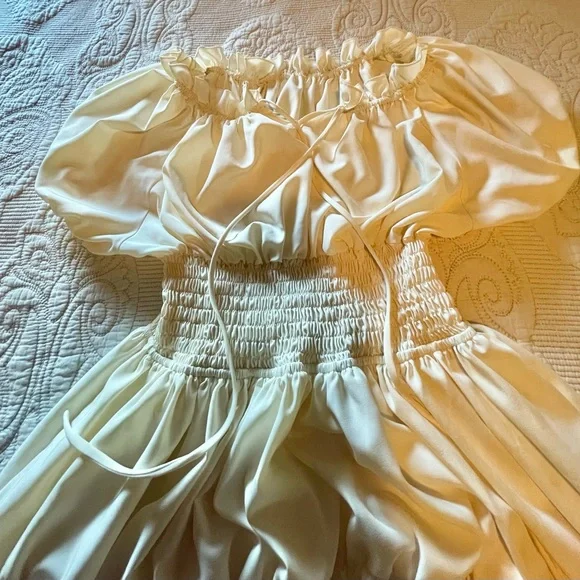 Renaissance Peasant Dress - Picture 5 of 8